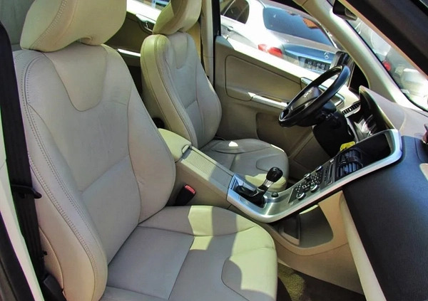 Volvo XC 60 cena 42800 przebieg: 270000, rok produkcji 2009 z Sobótka małe 277